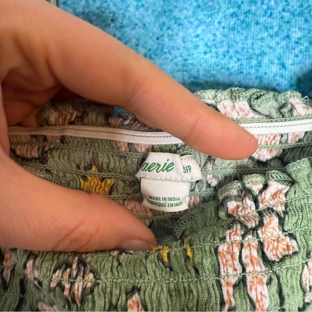 Aerie Womens Jungle Thrills Smocked Crop Tank Top Size S Green Flowers Ruffles - Picture 3 of 10